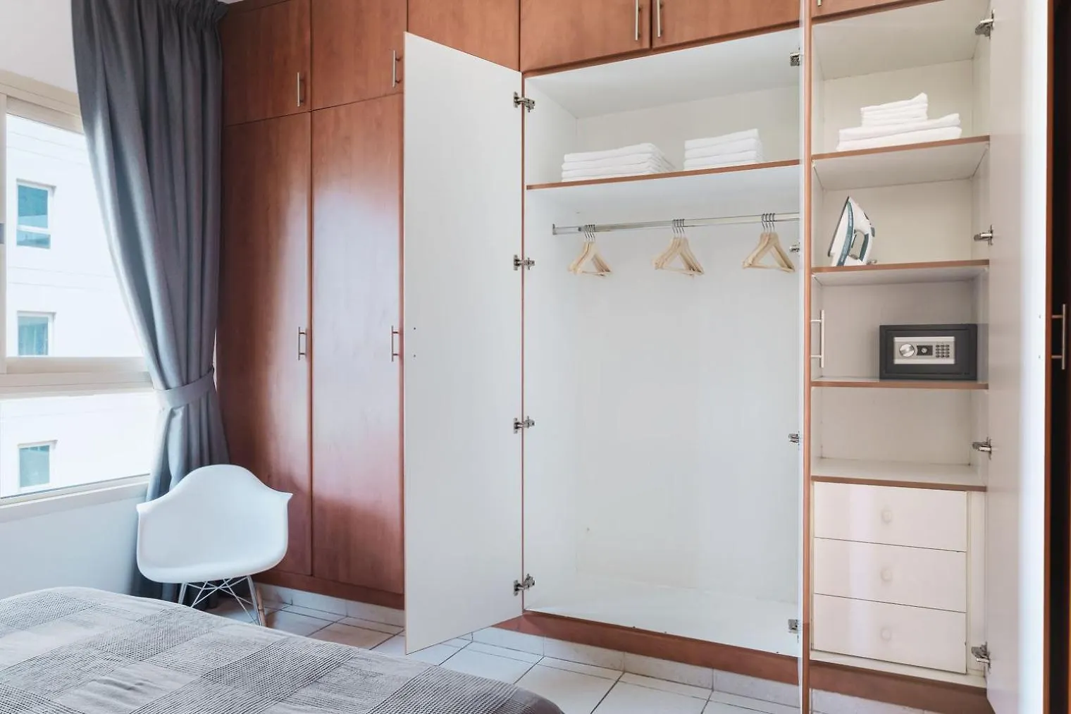 Blueground Greens City View Furnished Dxb-1533 Apartment Dubai United Arab Emirates